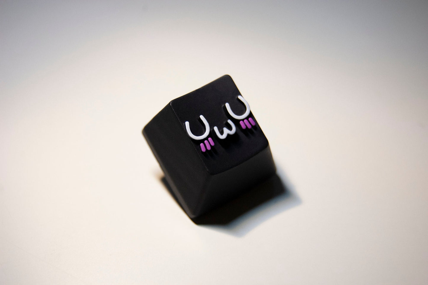 UwU key Artisan Keycap